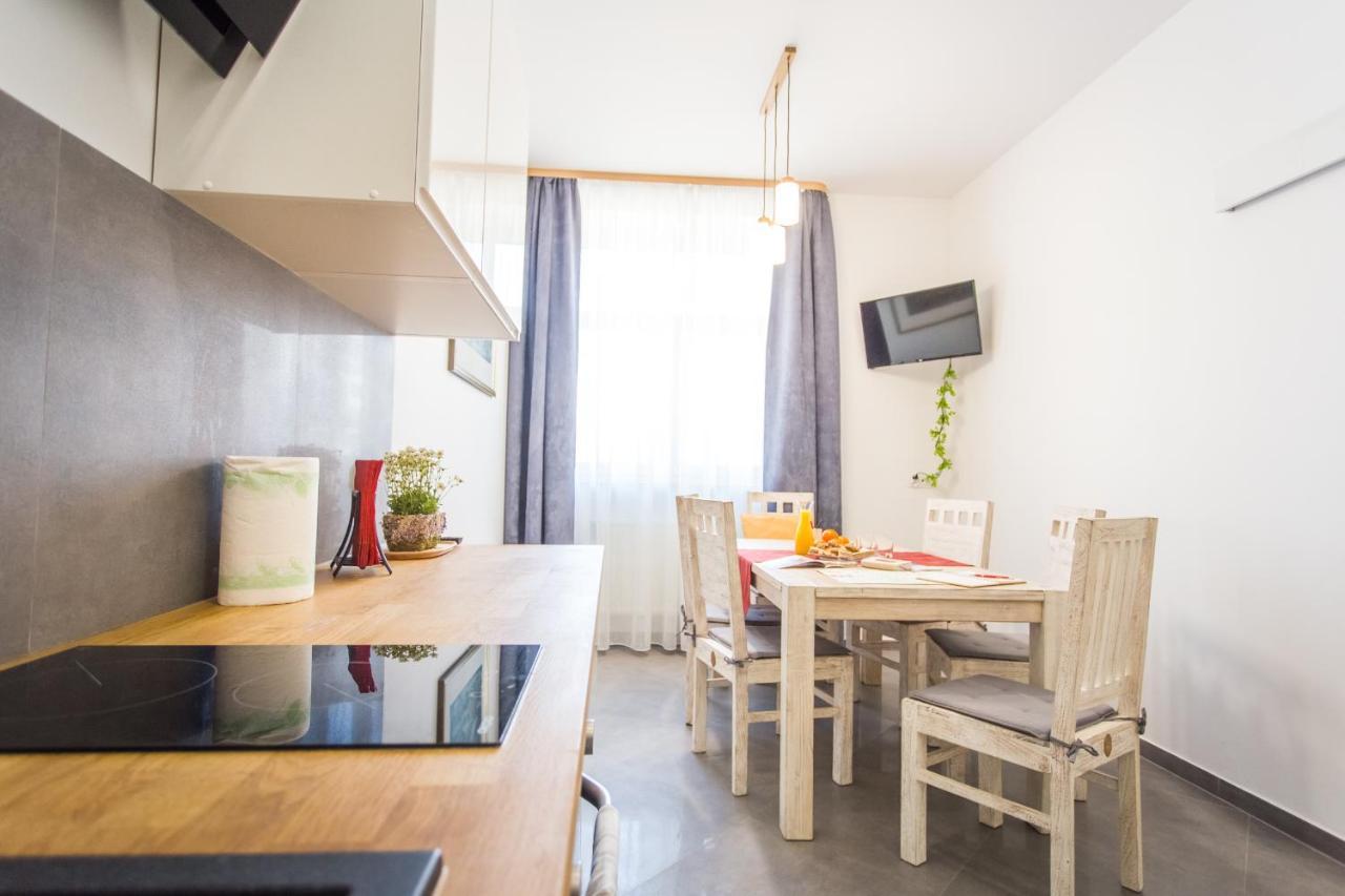 Fogra Travel Apartment Краков Экстерьер фото